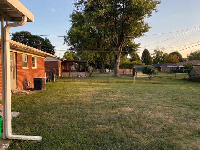 1438 N Roseway Drive N, Indianapolis, IN 46219