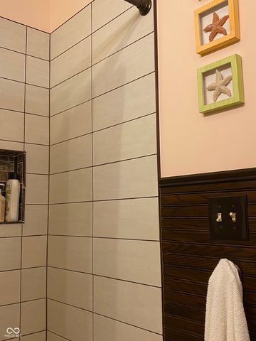 1438 N Roseway Drive N, Indianapolis, IN 46219