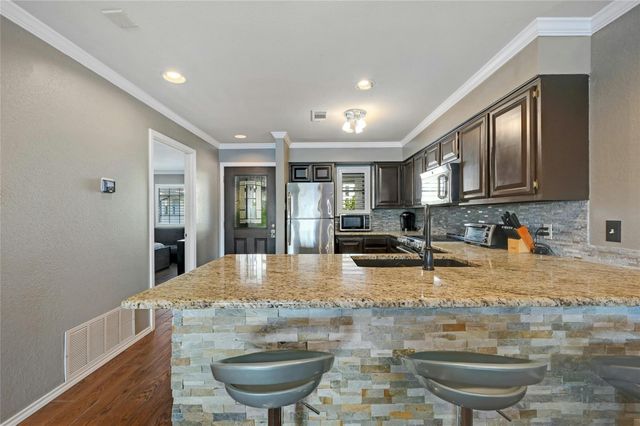 101 Island DR F, Horseshoe Bay, TX 78657