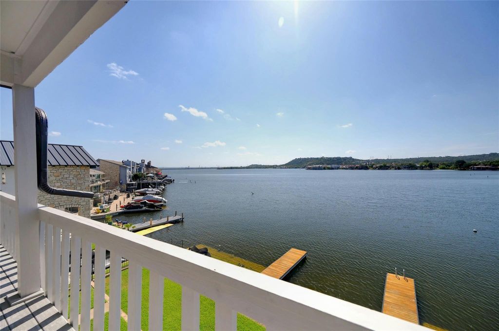 101 Island DR F, Horseshoe Bay, TX 78657