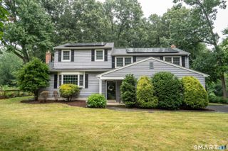 20 Munnisunk Drive, Simsbury, CT 06070