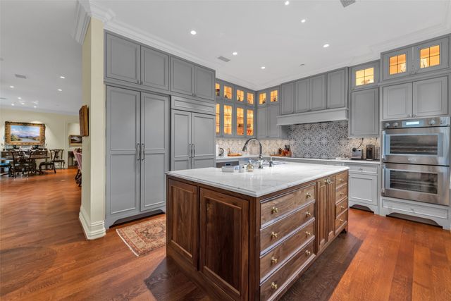 8511 Edgemere Road 201, Dallas, TX 75225