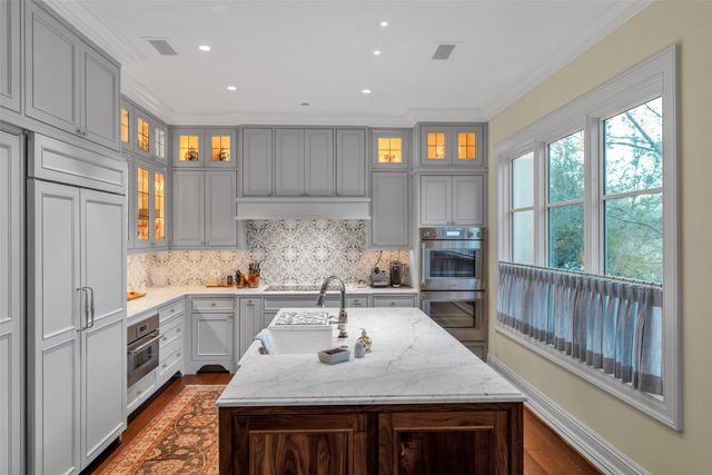 8511 Edgemere Road 201, Dallas, TX 75225