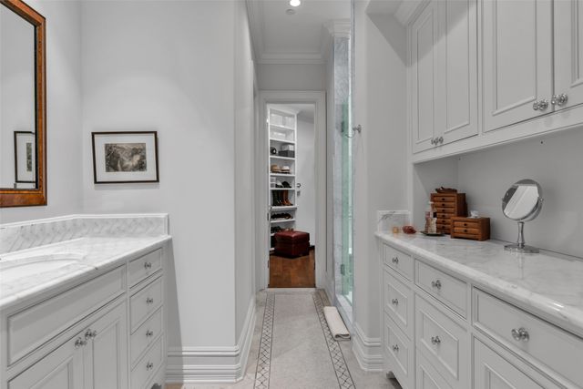 8511 Edgemere Road 201, Dallas, TX 75225