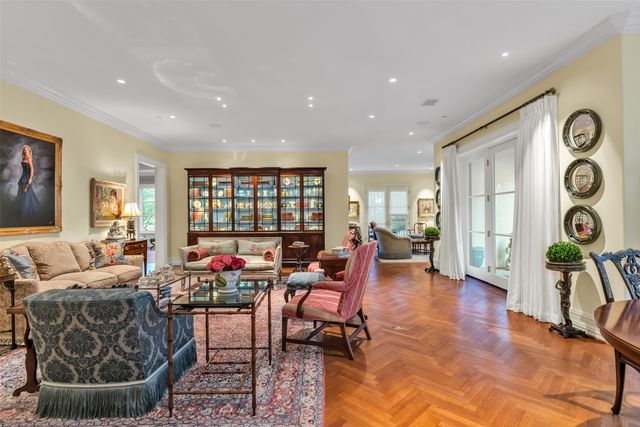 8511 Edgemere Road 201, Dallas, TX 75225