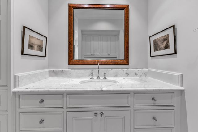 8511 Edgemere Road 201, Dallas, TX 75225