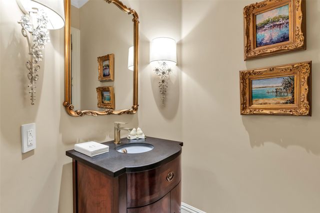 8511 Edgemere Road 201, Dallas, TX 75225