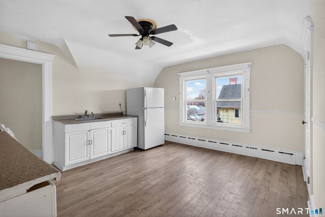 361 Ridgefield Avenue 3, Bridgeport, CT 06610