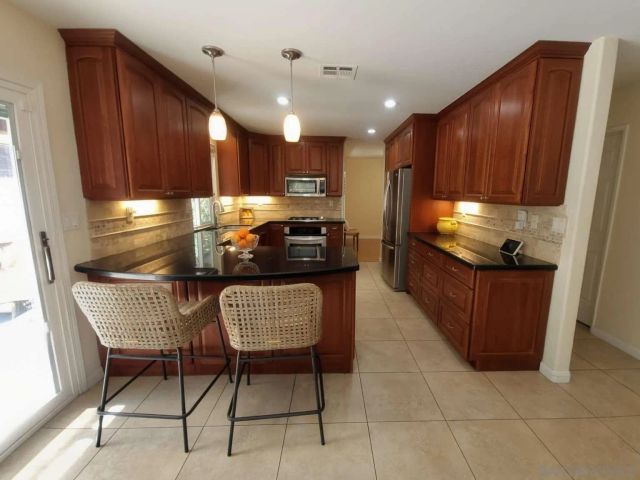 663 Hillhaven Dr, San Marcos, CA 92078