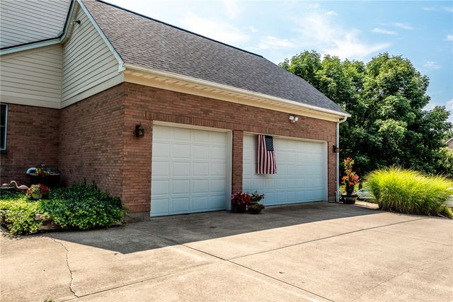 252 Links View Drive, Hamilton Twp, OH 45039
