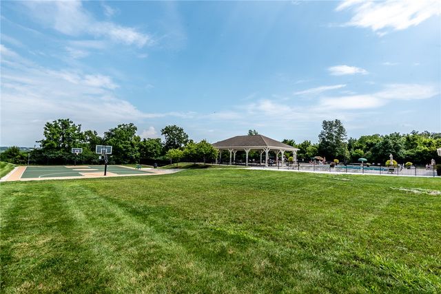 252 Links View Drive, Hamilton Twp, OH 45039