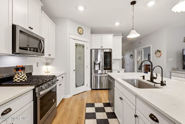 24 Cougar Lane, Barnegat, NJ 08005