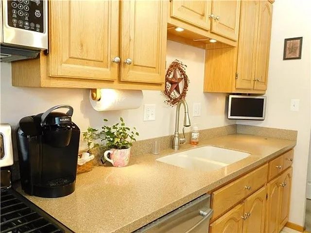 148 Courtney Dr, Verona, PA 15147