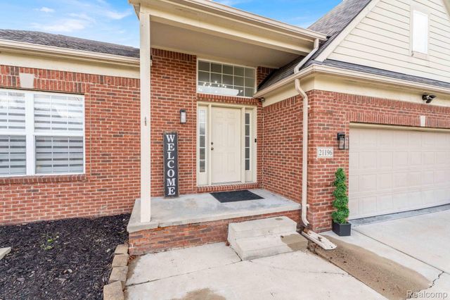 21196 Oak Ridge Drive, Clinton Charter Township, MI 48036