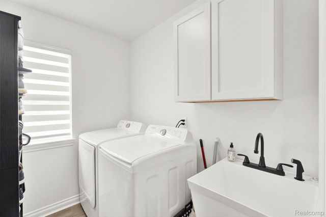 21196 Oak Ridge Drive, Clinton Charter Township, MI 48036