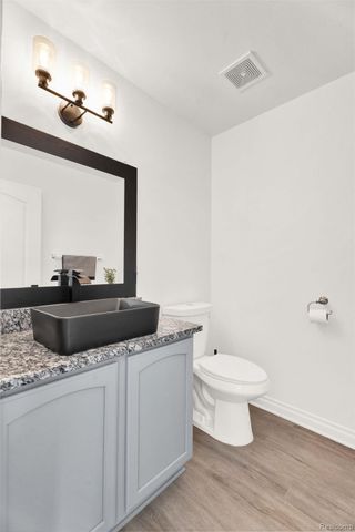 21196 Oak Ridge Drive, Clinton Charter Township, MI 48036