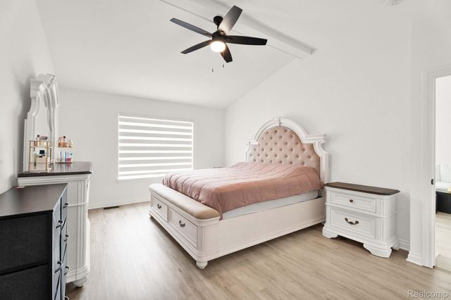 21196 Oak Ridge Drive, Clinton Charter Township, MI 48036