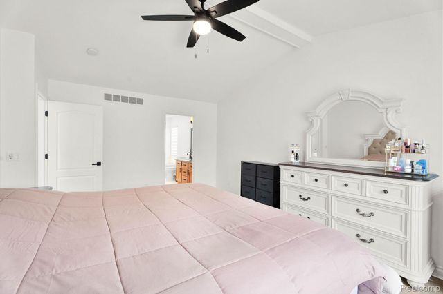 21196 Oak Ridge Drive, Clinton Charter Township, MI 48036