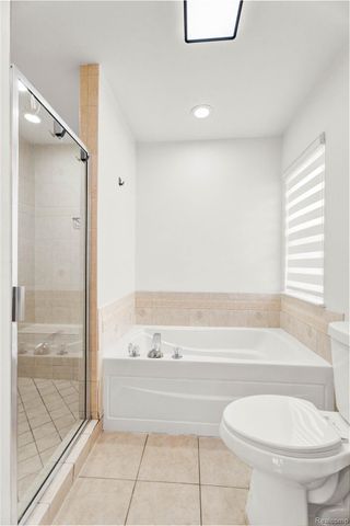 21196 Oak Ridge Drive, Clinton Charter Township, MI 48036