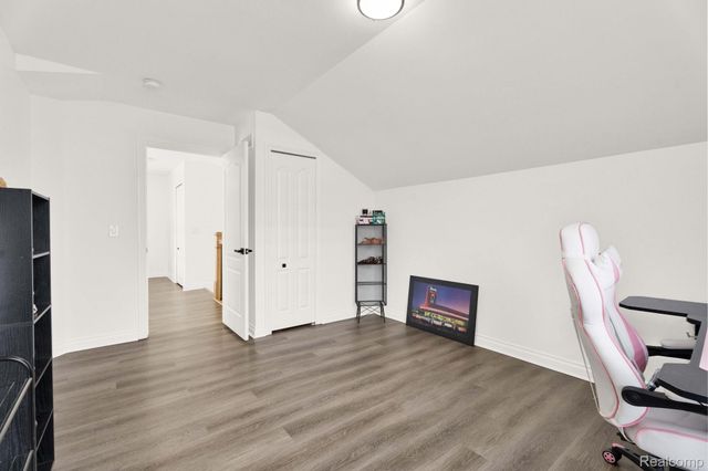 21196 Oak Ridge Drive, Clinton Charter Township, MI 48036