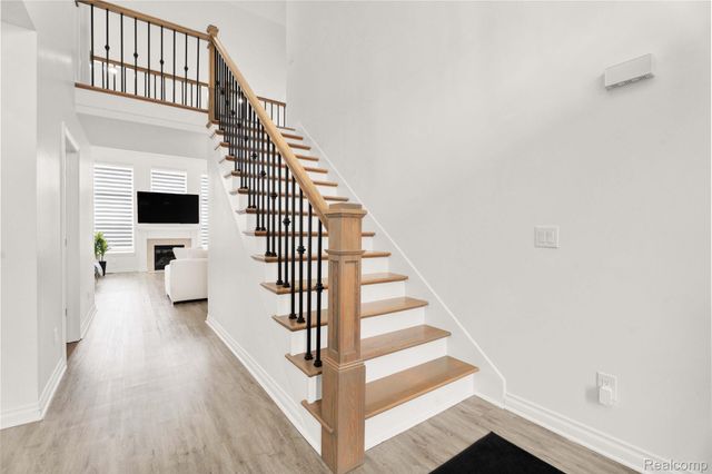 21196 Oak Ridge Drive, Clinton Charter Township, MI 48036