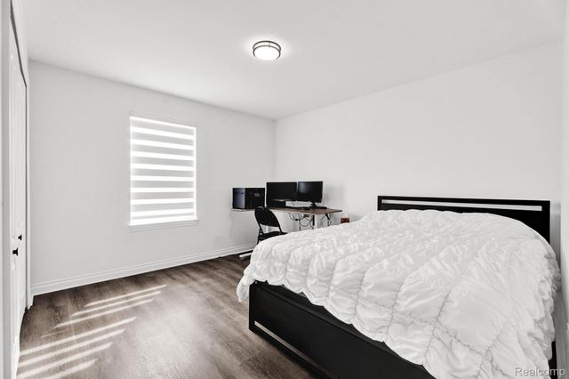 21196 Oak Ridge Drive, Clinton Charter Township, MI 48036