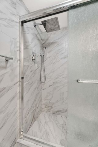 21196 Oak Ridge Drive, Clinton Charter Township, MI 48036