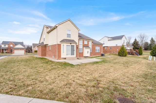 21196 Oak Ridge Drive, Clinton Charter Township, MI 48036