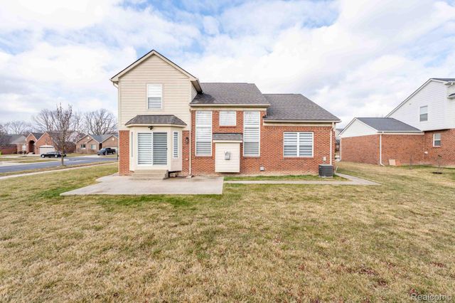 21196 Oak Ridge Drive, Clinton Charter Township, MI 48036