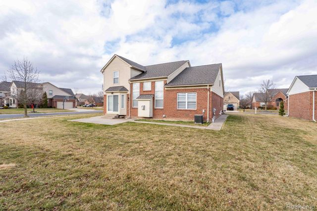 21196 Oak Ridge Drive, Clinton Charter Township, MI 48036
