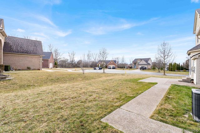 21196 Oak Ridge Drive, Clinton Charter Township, MI 48036
