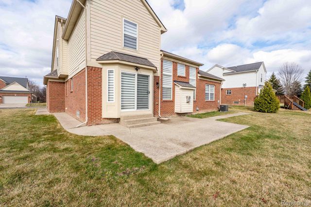 21196 Oak Ridge Drive, Clinton Charter Township, MI 48036