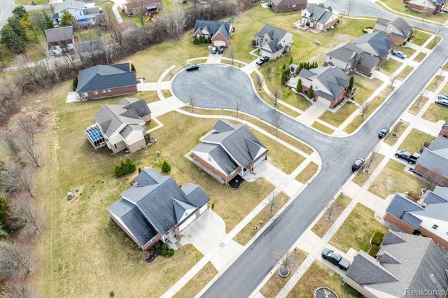 21196 Oak Ridge Drive, Clinton Charter Township, MI 48036