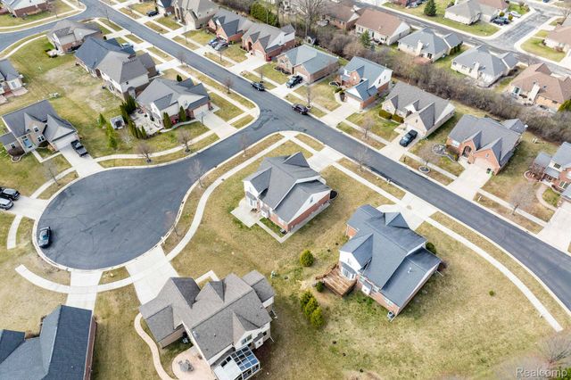 21196 Oak Ridge Drive, Clinton Charter Township, MI 48036