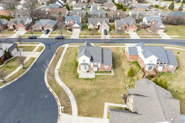 21196 Oak Ridge Drive, Clinton Charter Township, MI 48036