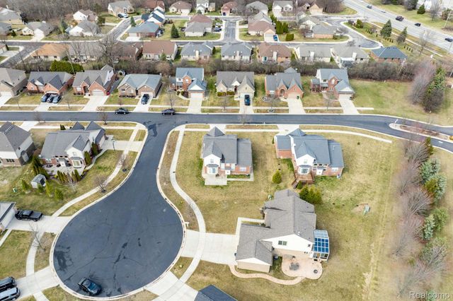 21196 Oak Ridge Drive, Clinton Charter Township, MI 48036