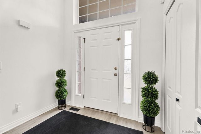 21196 Oak Ridge Drive, Clinton Charter Township, MI 48036