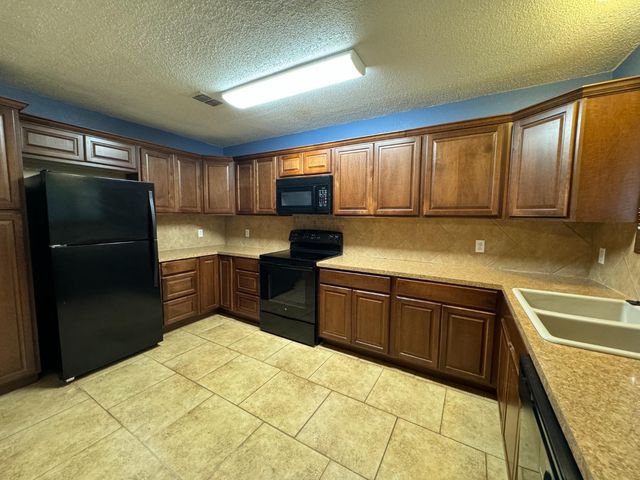 3103 75th Street, B, Lubbock, TX 79423