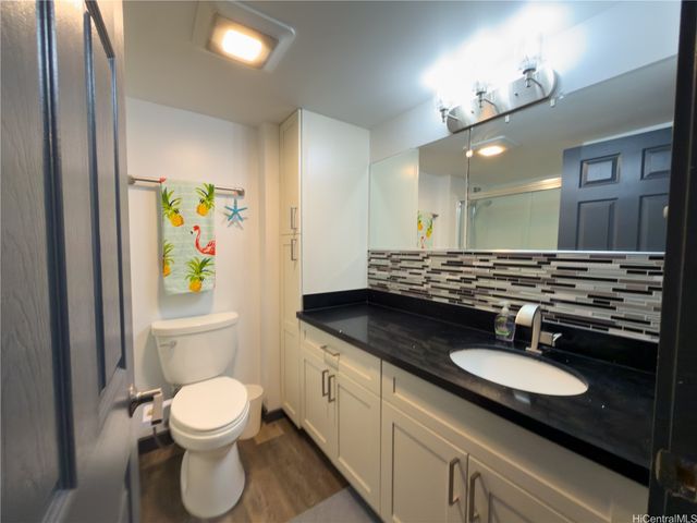 439 Keoniana Street 402, Honolulu, HI 96815