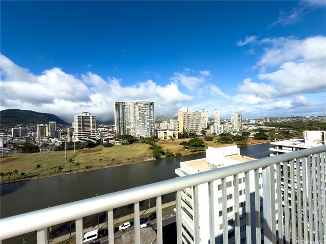 439 Keoniana Street 402, Honolulu, HI 96815
