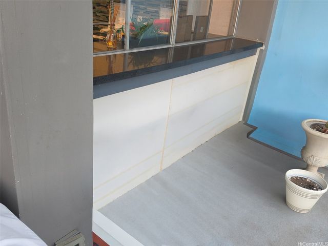 439 Keoniana Street 402, Honolulu, HI 96815
