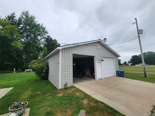 1841 135th Avenue, Hopkins, MI 49328