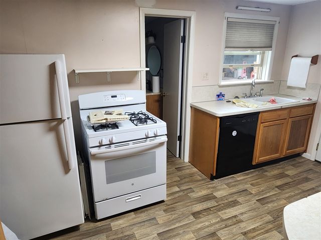 1841 135th Avenue, Hopkins, MI 49328