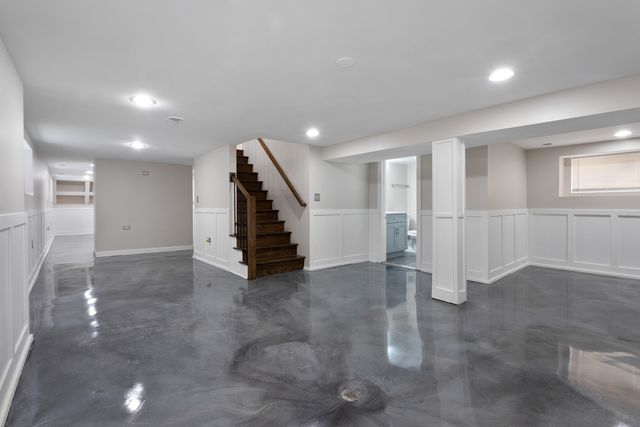 7700 S Paxton Avenue, Chicago, IL 60649