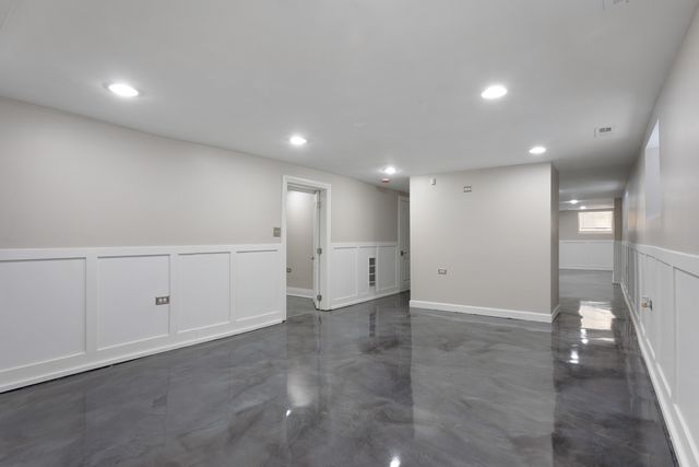 7700 S Paxton Avenue, Chicago, IL 60649