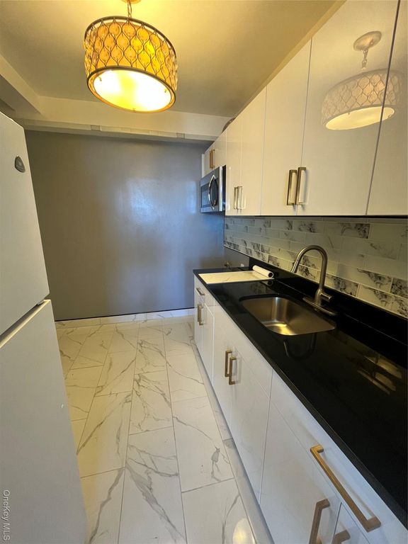 2 Fordham Hill Oval 12E, Bronx, NY 10468