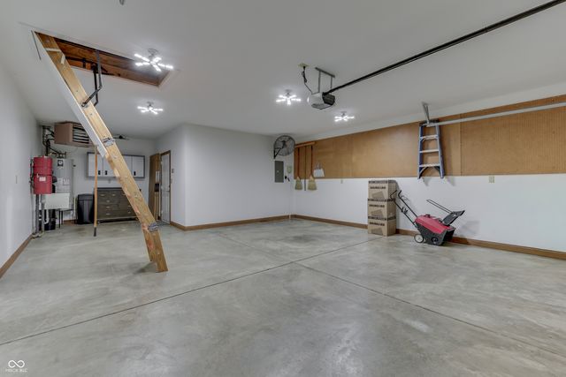 8896 Classic View Drive, Indianapolis, IN 46217