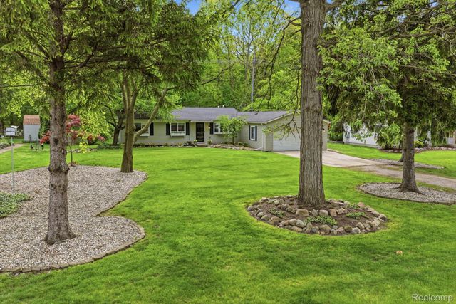 58032 Robroy Street, Washington Township, MI 48094
