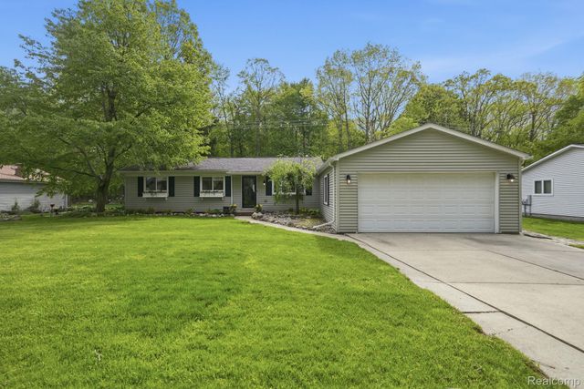 58032 Robroy Street, Washington Township, MI 48094