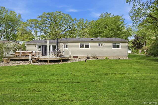 58032 Robroy Street, Washington Township, MI 48094
